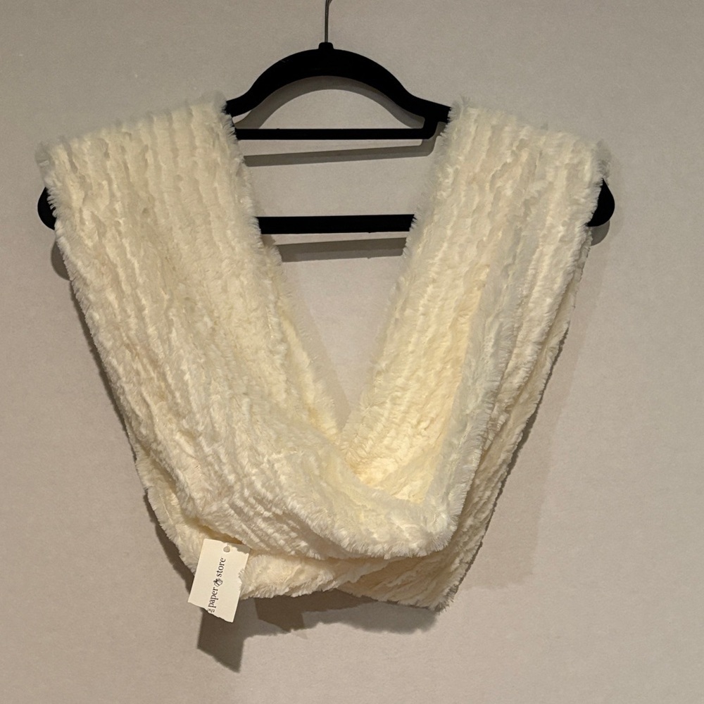 The Paper Store - Infinity Faux Fur Scarf - Cream. NWT